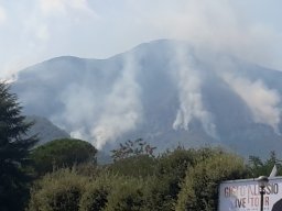 Agosto 2017 monte Gemma brucia
